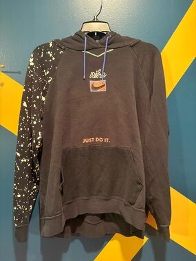 Nike Black Paint Splatter & Embroidered Hooded Sweatshirt EUC